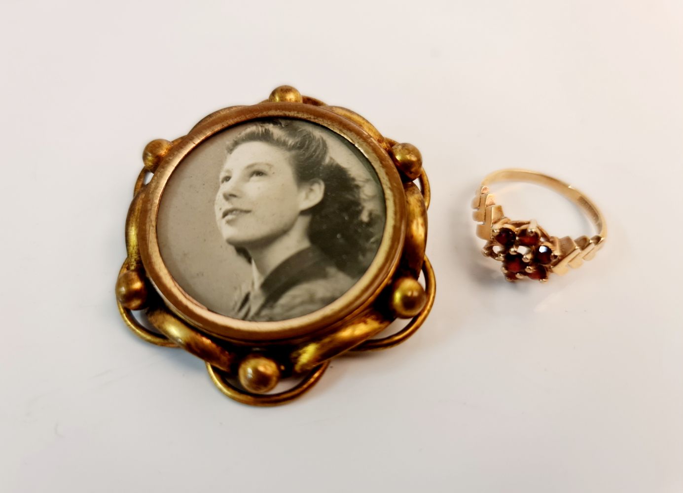 January Jewellery & Interiors Auction