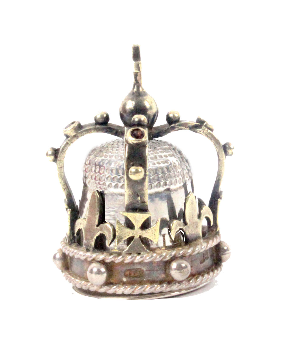 A limited edition silver thimble and crown cover commemorating the Silver Jubilee of Queen Elizabeth - Image 2 of 3