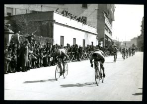 Ciclismo - Anni '50/'60 - Collection of over ninety photographic prints, some press prints, in