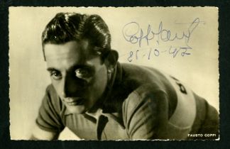 Fausto Coppi - 1947 - Photographic postcard of Fausto Coppi with an autographed signature and date