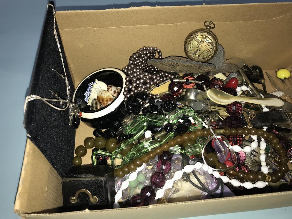 A quantity of costume jewellery etc. - Image 3 of 3