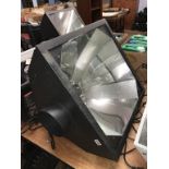 A grow light fitting and lamp