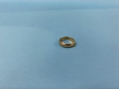 A 9ct gold wedding ring, 3.9g