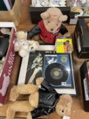 Assorted Elvis collectables