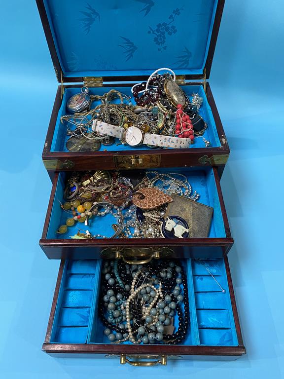 An Oriental hardwood jewellery box and a quantity of jewellery - Image 2 of 2