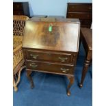 A walnut bureau, 64cm wide, 100cm long, 50cm deep