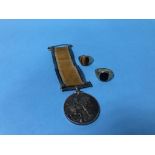 A World War I medal to T. Bremer 7104, A. SMN R.N.R. and two 9ct signet rings, 7 grams