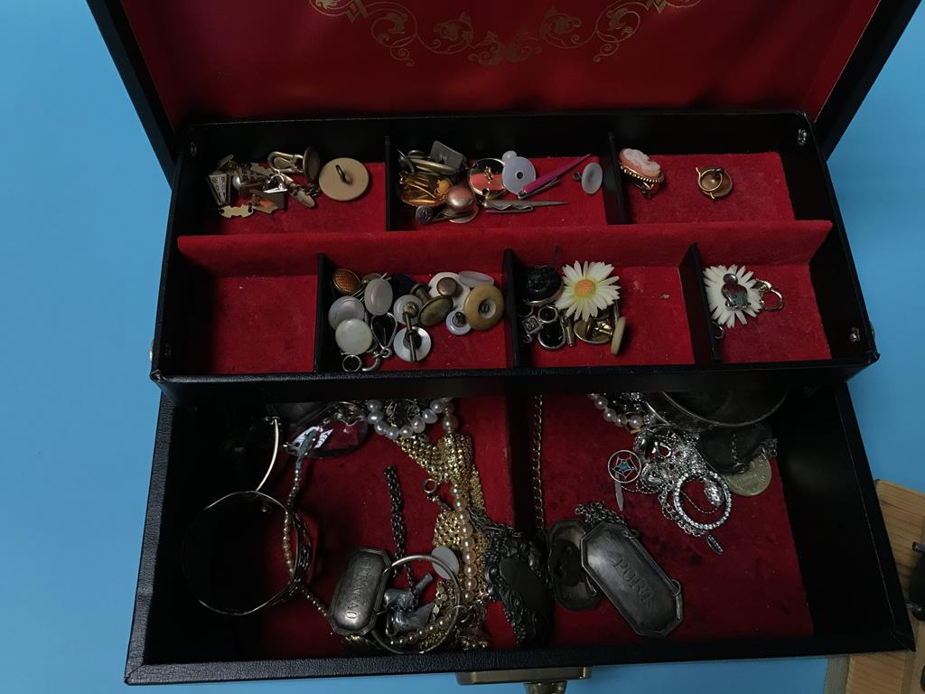 A jewellery box and contents and a model engine - Image 2 of 3
