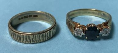 Two 18ct gold rings, 8.6 grams