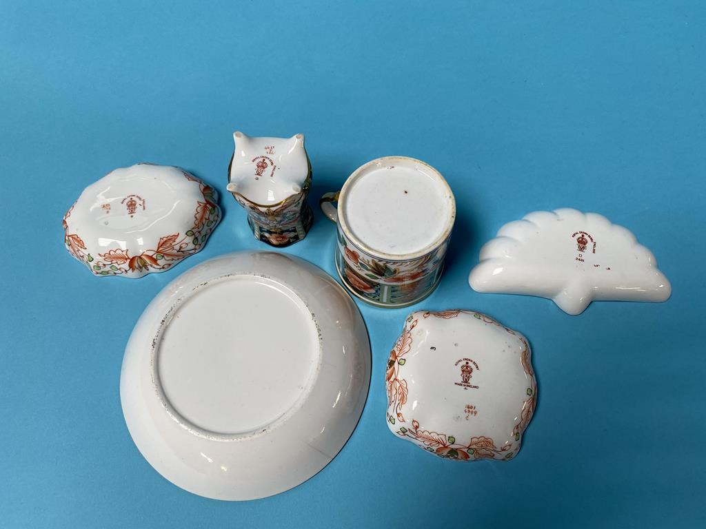 A Derby Imari coffee can and saucer, a Royal Crown Derby miniature vase and three pin dishes - Image 2 of 2