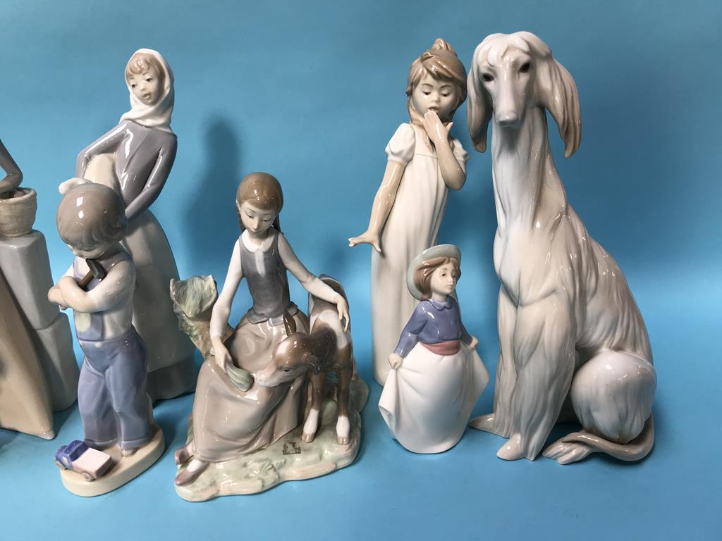 A collection of Lladro and Nao figures (8) - Image 3 of 3