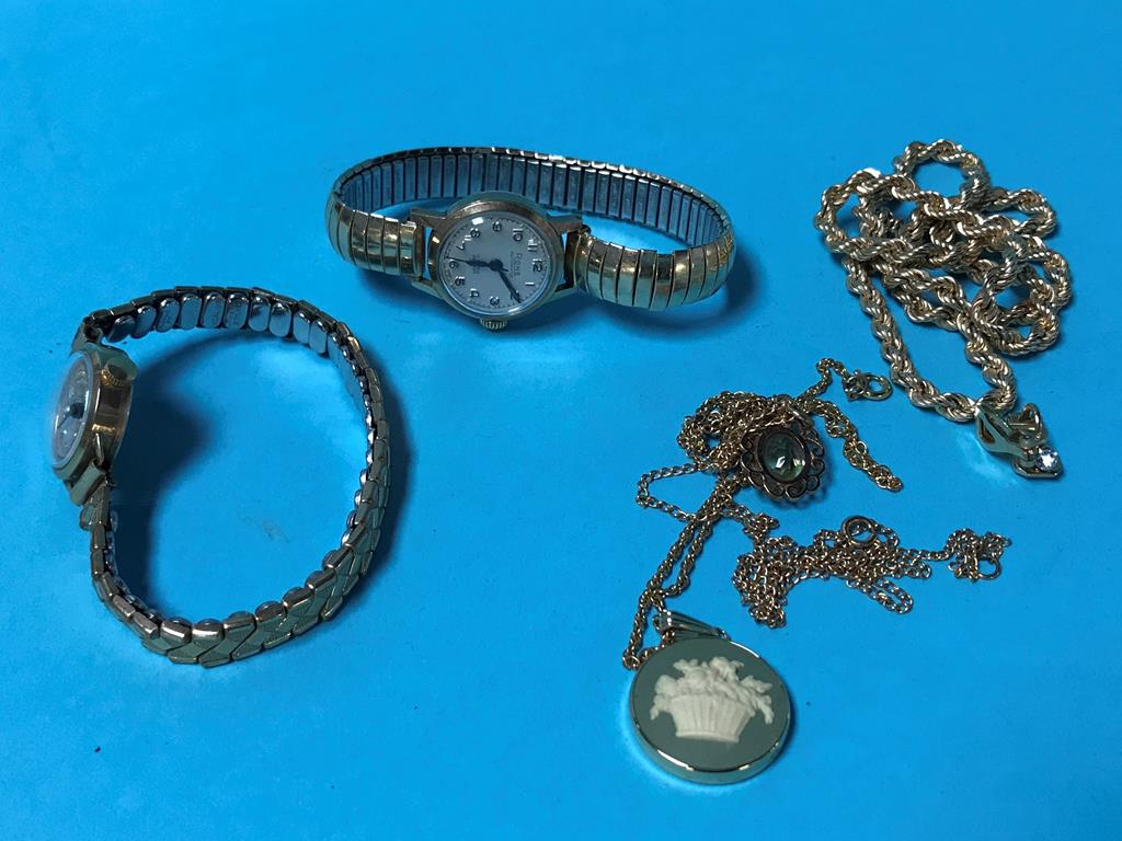 A 9kt chain, two ladies 9ct gold watches etc.