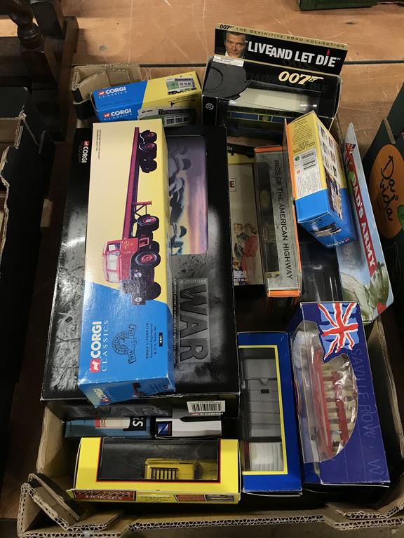 A quantity of modern boxed Die Cast models