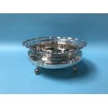 A silver bowl, Sibray Hall and Co, London 1916, 22.6oz