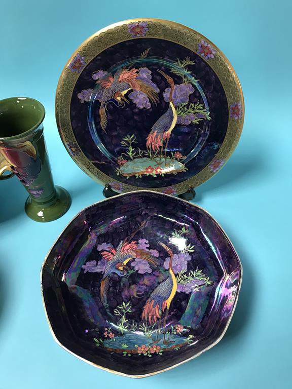 A Maling 'Aquatic Pattern', number 3196, two handled pedestal bowl, an 'Aquatic Pattern' plate, - Bild 3 aus 5