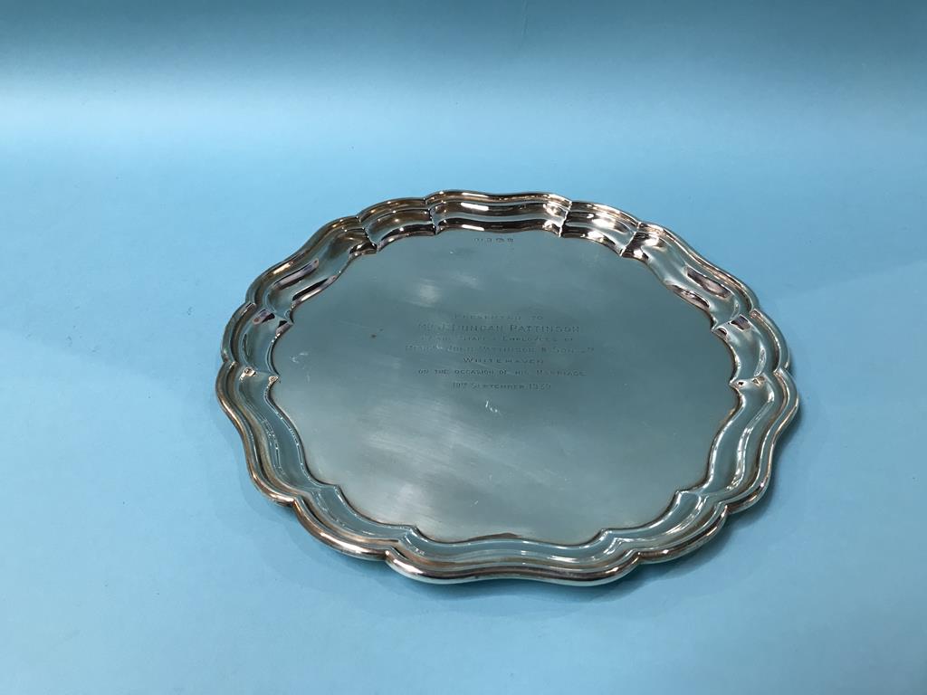 A silver tray, Adolph Scott, Birmingham, 1939, 21.6oz