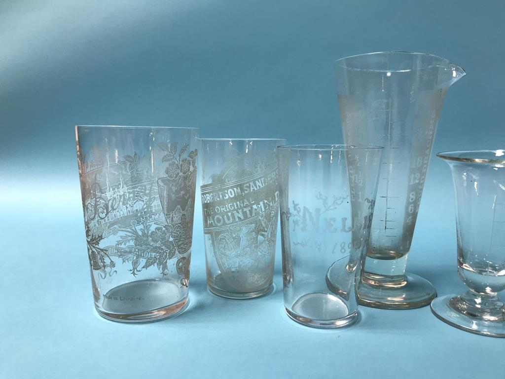 Collection of etched glassware to include; 'Edinburgh International Exhibition 1890', 'A Present - Bild 4 aus 4