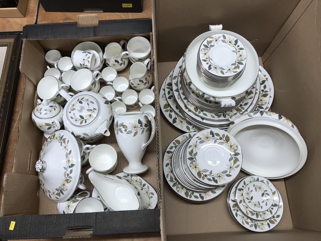 Wedgwood 'Beaconsfield' dinner service