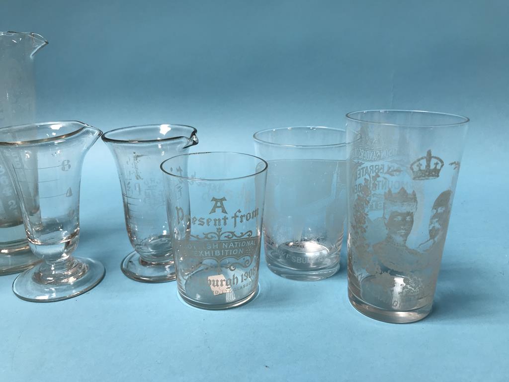 Collection of etched glassware to include; 'Edinburgh International Exhibition 1890', 'A Present - Bild 2 aus 4