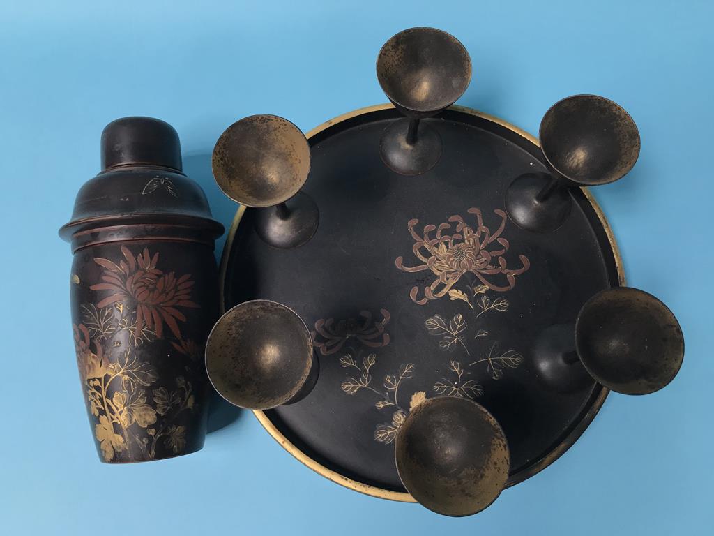 A lacquered Oriental cocktail shaker, tray and six vessels - Image 2 of 2