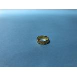 A 22ct gold ring, 5.4g