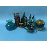 Ten various pieces of Mdina glassware