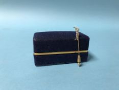 An 18ct gold tie pin, 1.4g