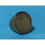 A sovereign ring, dated 1888, 17.8 grams