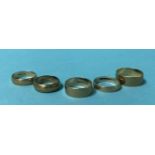 Five 9ct gold rings, 17 grams