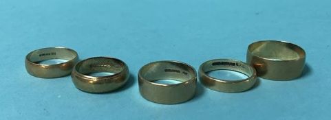 Five 9ct gold rings, 17 grams