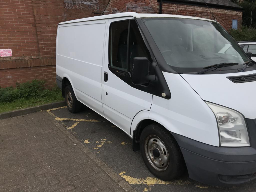 Ford Transit 100 T260 van, no paperwork, no V5, mileage stated 143,717 - Image 3 of 6