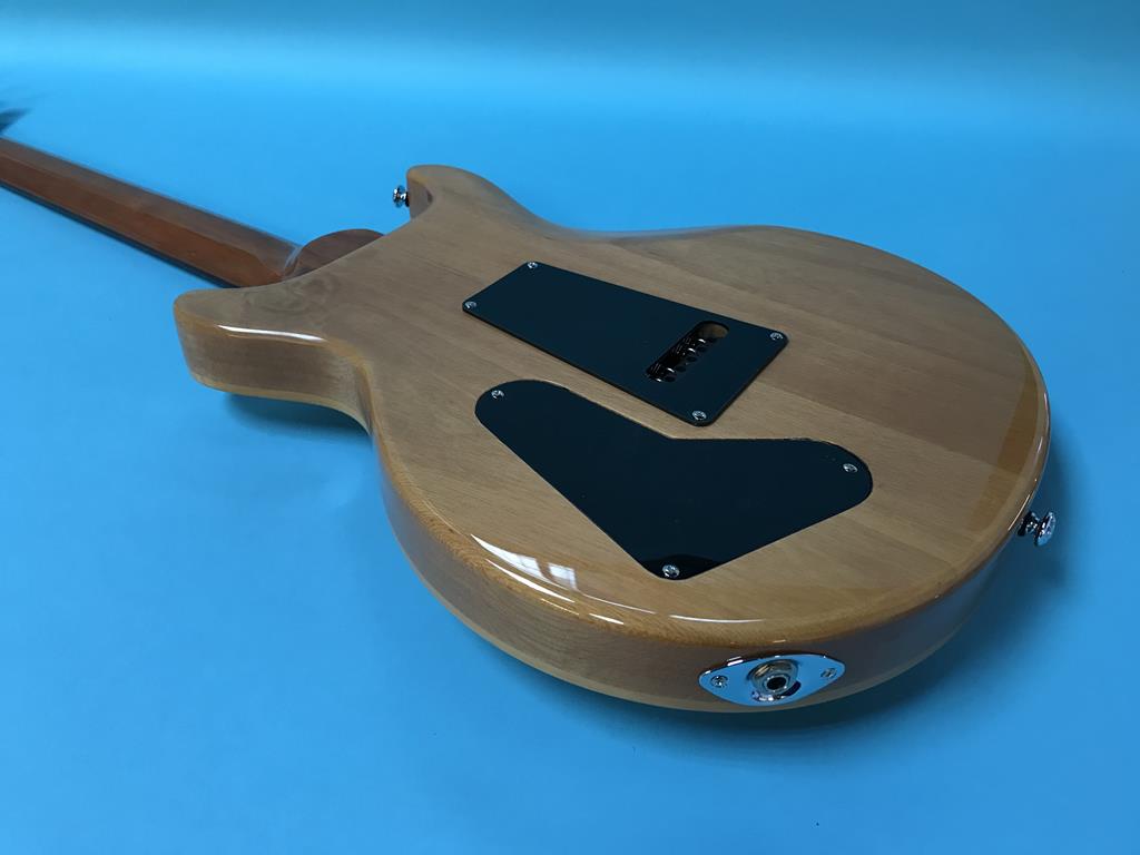 A PRS SE Santana electric guitar, model number K26791 and soft case - Image 7 of 7