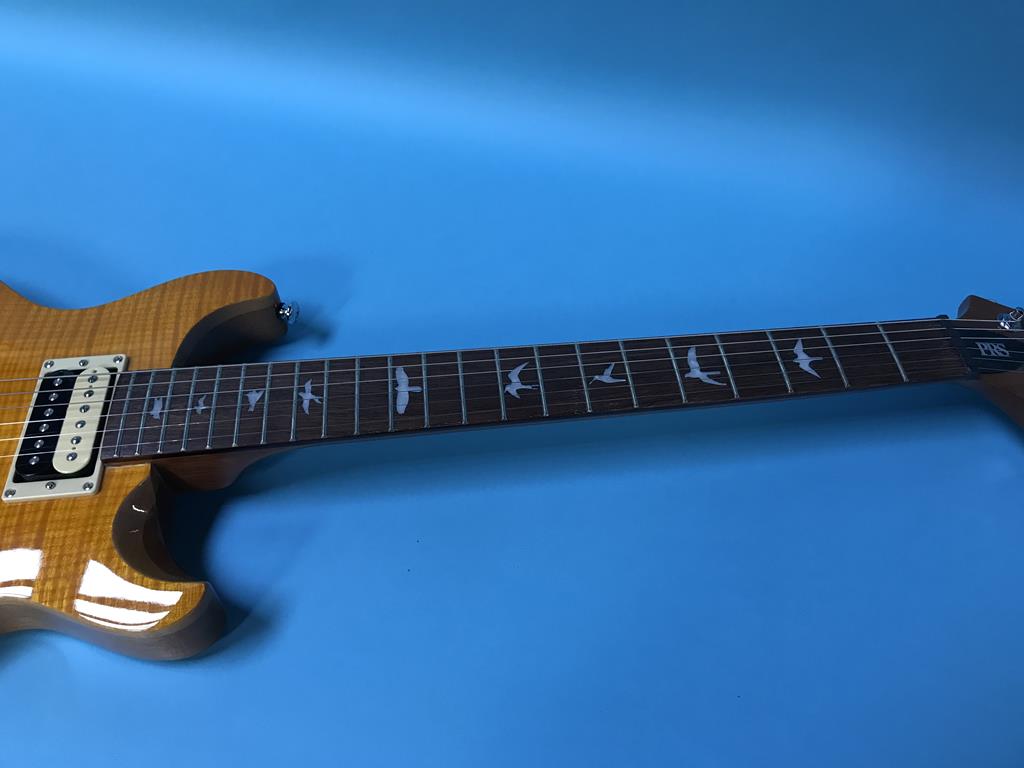 A PRS SE Santana electric guitar, model number K26791 and soft case - Image 3 of 7