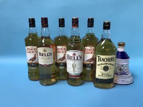 Seven bottles of various blended Scotch whisky