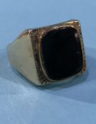 A 9ct gold Gents signet ring, total weight 7 grams