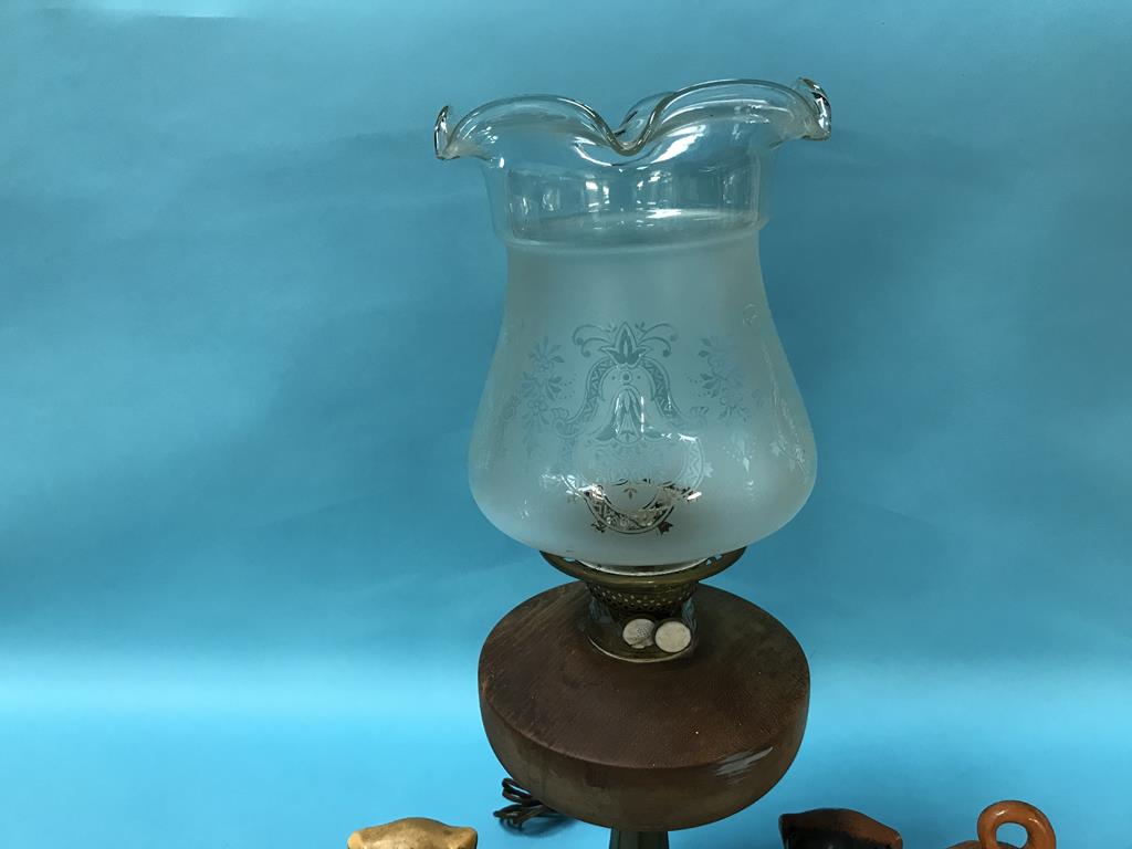 An oil lamp and three porcelain pug dogs - Image 3 of 3