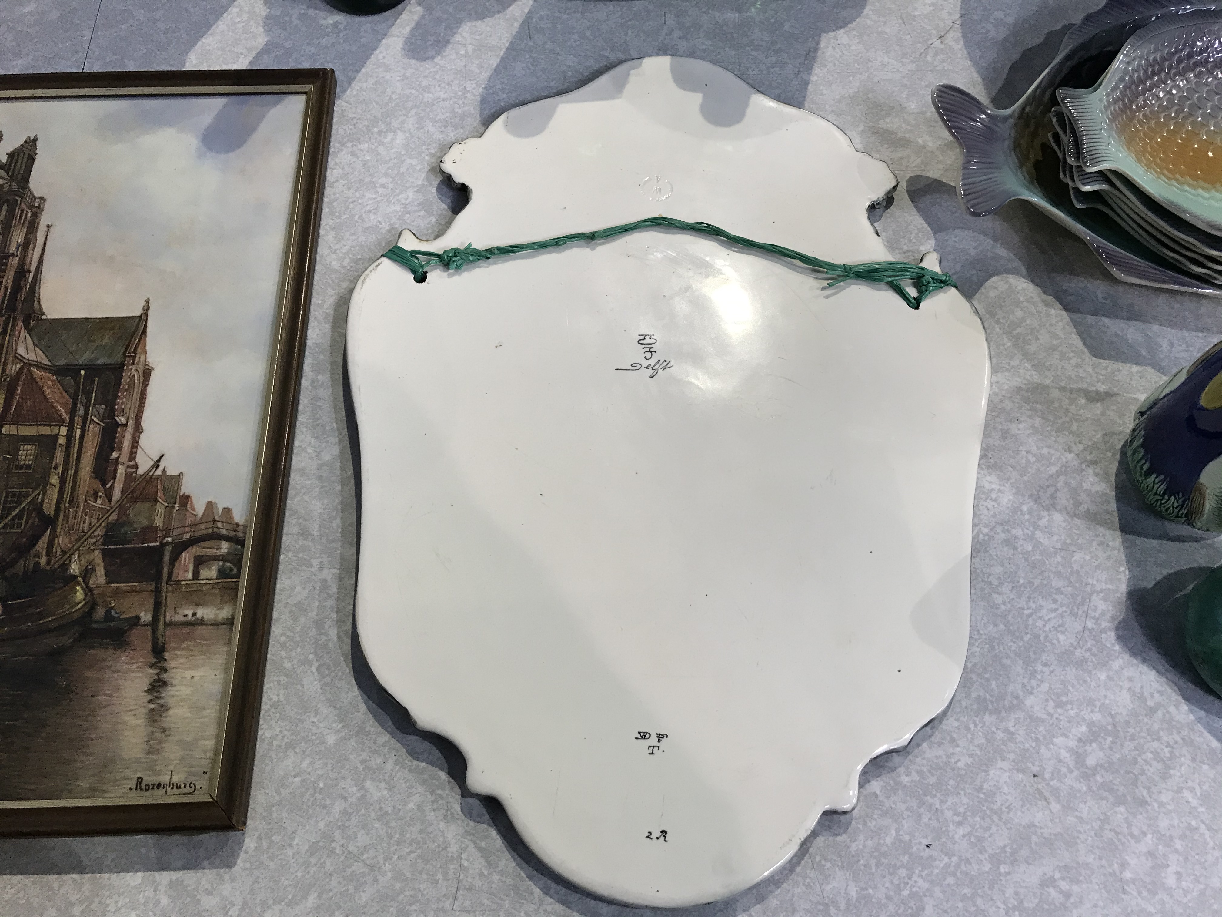 A Rozenburg porcelain plaque and a Delft plaque - Image 18 of 23