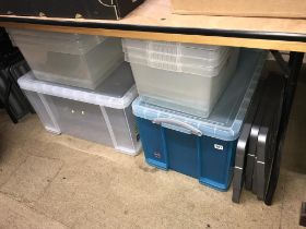 Quantity of plastic crates