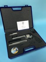 A Smith and Wesson 177 air pistol