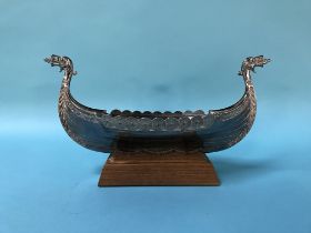 An E.P.N.S. Norwegian Viking vessel, 27cm x 8.5cm