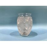 A Lalique France Bagatelle frosted glass vase, 'Birds', H 17cm