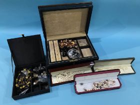 Jewellery box and costume jewellery