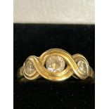 9ct Gold ring set with 3 cz stones Size Q 2.7g