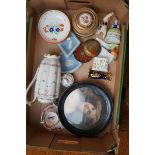 Box of ceramics to include Wedgwood