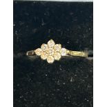 9ct Gold ring set with 9 cz stones Size S 1.5g