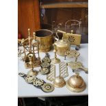 Collection of brassware to include horse brasses