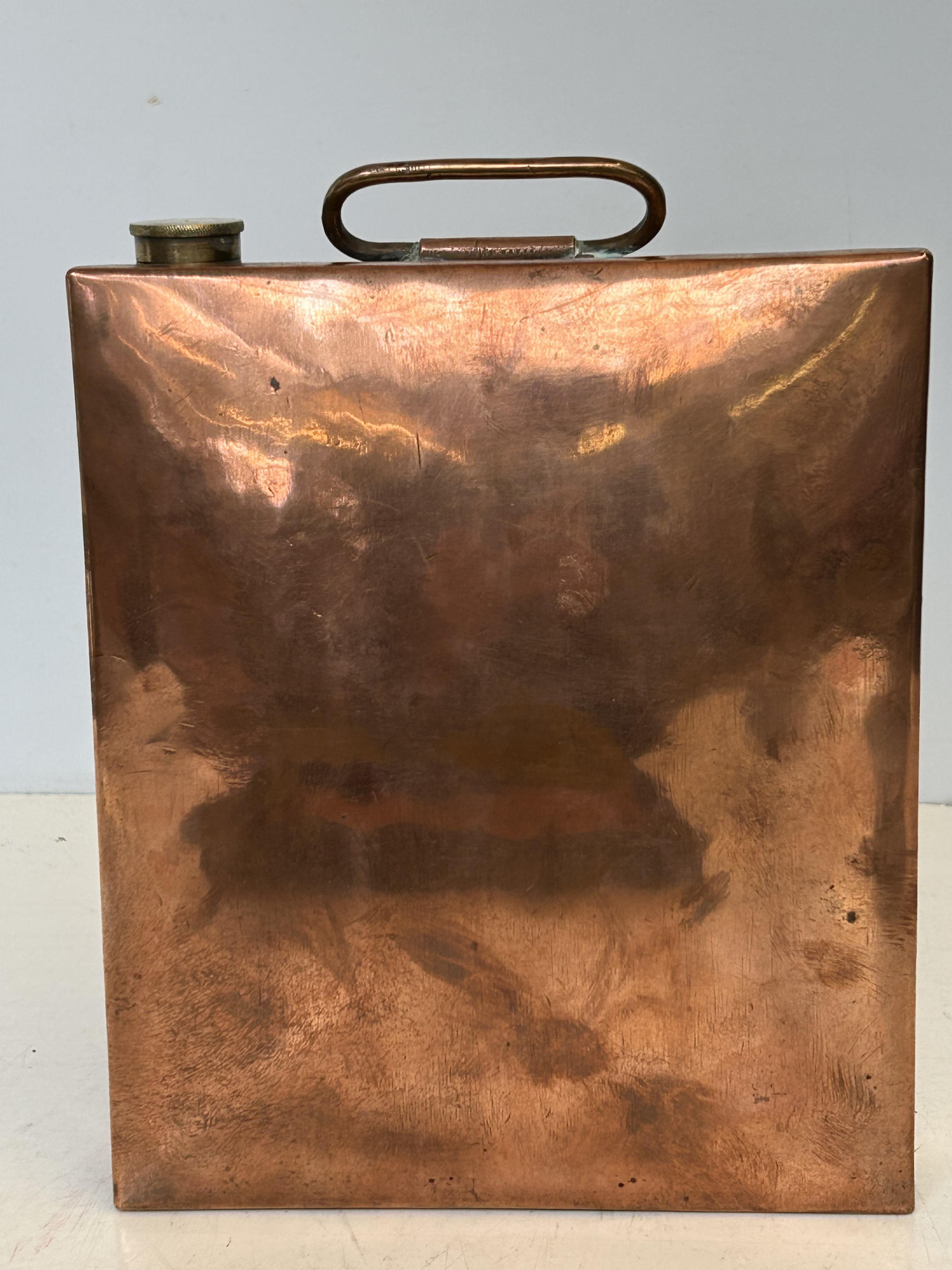 Copper automobile water bottle french