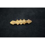 Victorian 18ct gold pin brooch