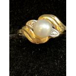 9ct Gold ring set with pearl 1.4g Size M
