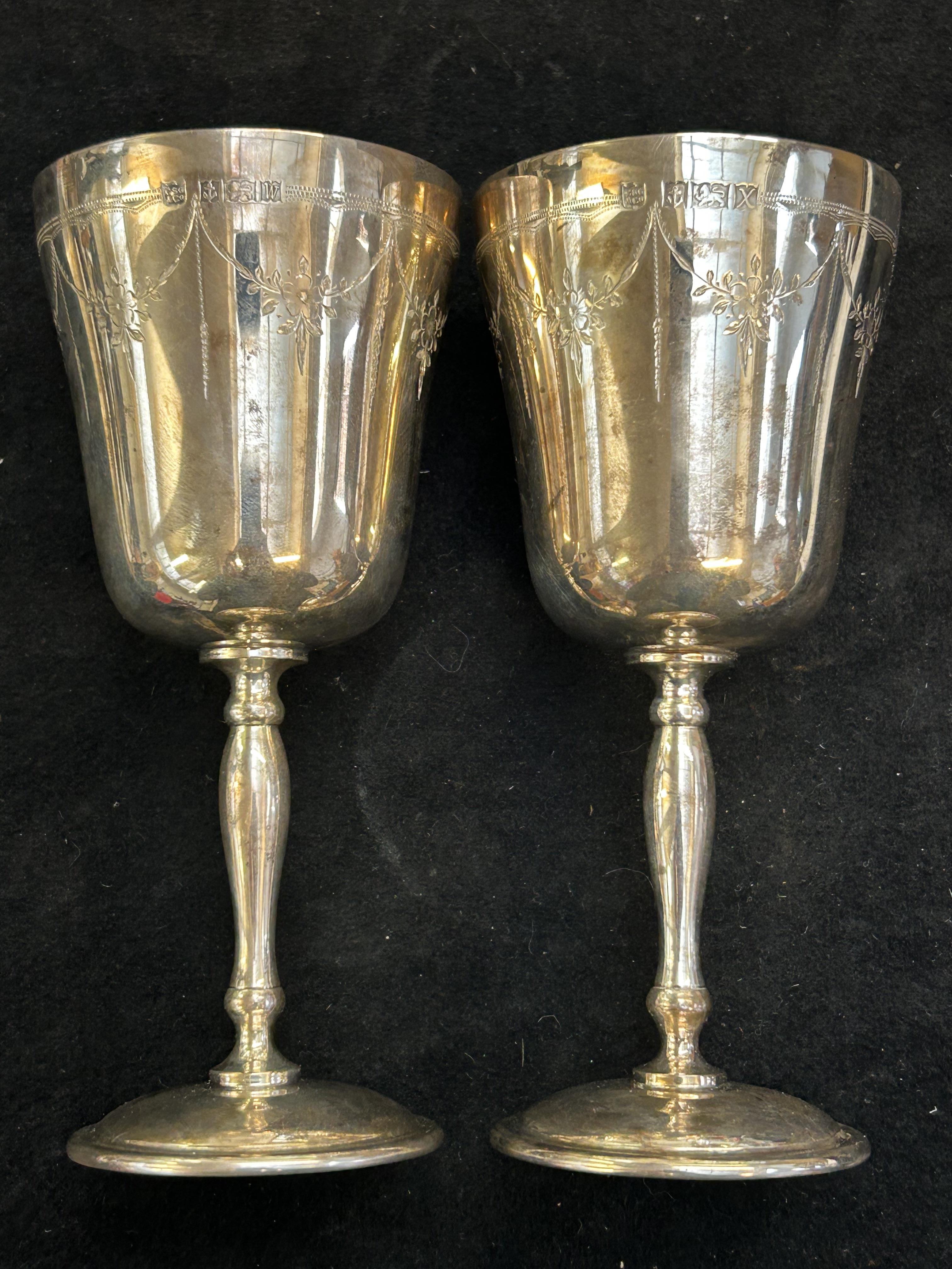 Pair of silver goblets 257g